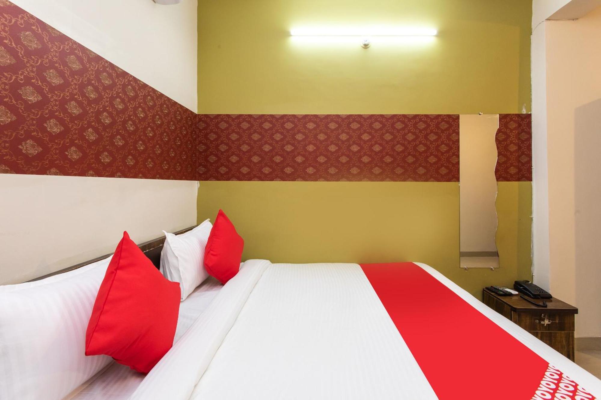 Hotel O Apple Tree Индаур Экстерьер фото