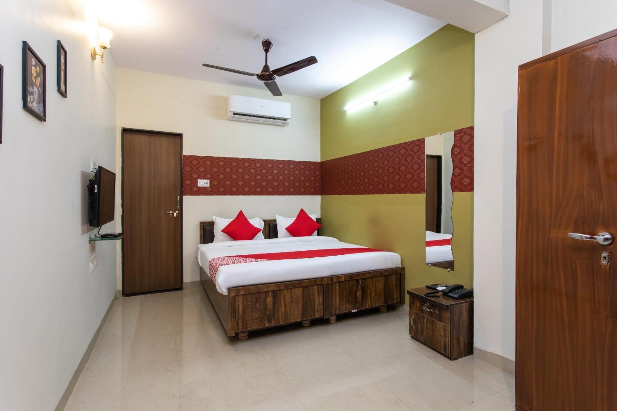 Hotel O Apple Tree Индаур Экстерьер фото